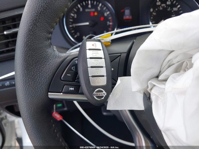 5N1AT2MV6KC760668 Nissan 2019