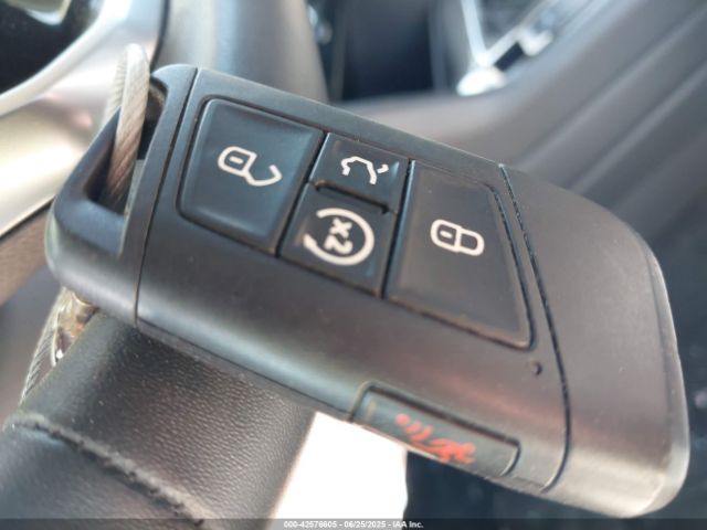 3VVSX7B2XRM009974 Volkswagen tsi