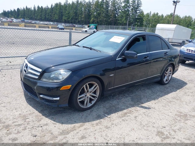 42576692 :رقم المزاد ، WDDGF4HB8CA633182 vin ، 2012 Mercedes-benz C 250 Luxury/sport مزاد بيع