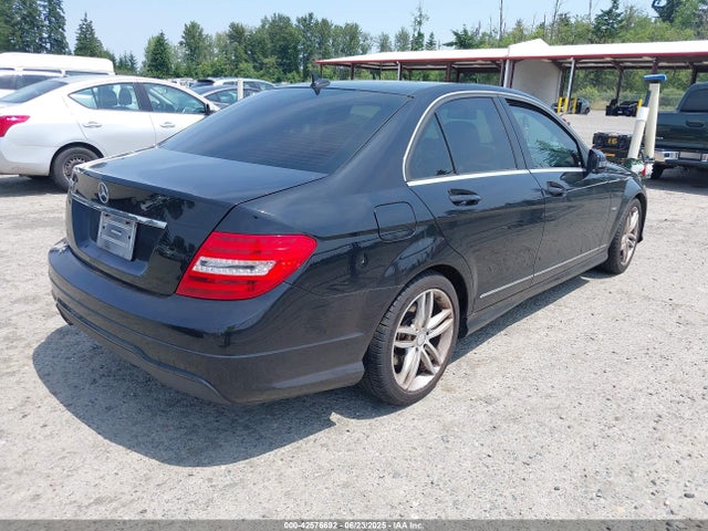 42576692 :رقم المزاد ، WDDGF4HB8CA633182 vin ، 2012 Mercedes-benz C 250 Luxury/sport مزاد بيع