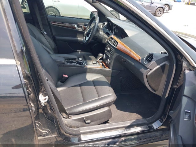 42576692 :رقم المزاد ، WDDGF4HB8CA633182 vin ، 2012 Mercedes-benz C 250 Luxury/sport مزاد بيع