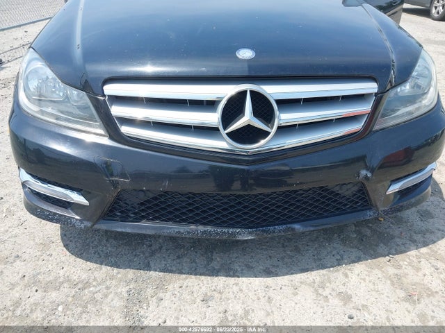 42576692 :رقم المزاد ، WDDGF4HB8CA633182 vin ، 2012 Mercedes-benz C 250 Luxury/sport مزاد بيع