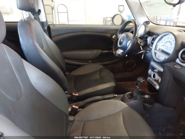 2010 MINI COOPER WMWMF3C50ATZ63602 Photo 4