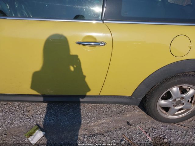 2010 MINI COOPER WMWMF3C50ATZ63602 Photo 5