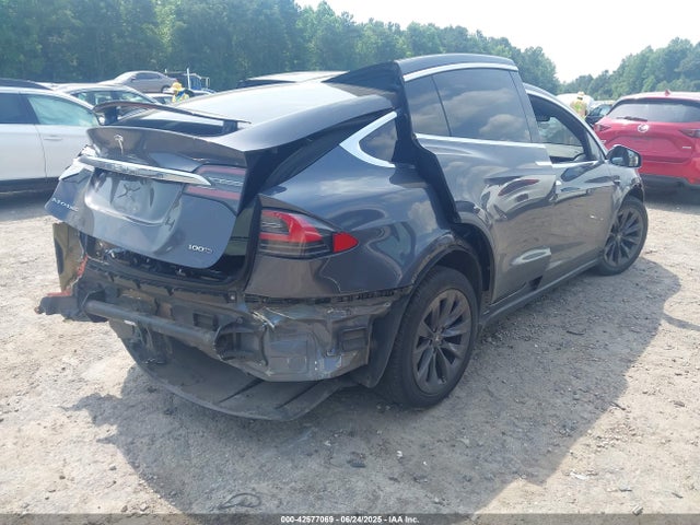 2019 TESLA MODEL X 5YJXCDE25KF152979 Photo 3