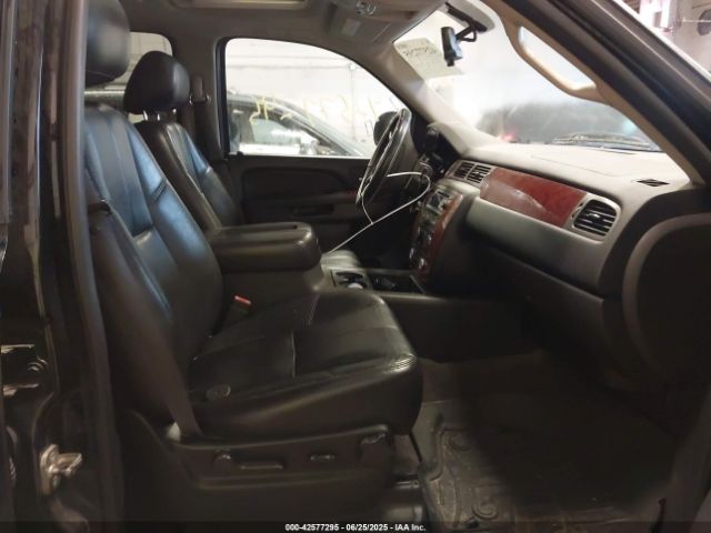 2011 CHEVROLET TAHOE 1GNSKBE06BR303636 Photo 4