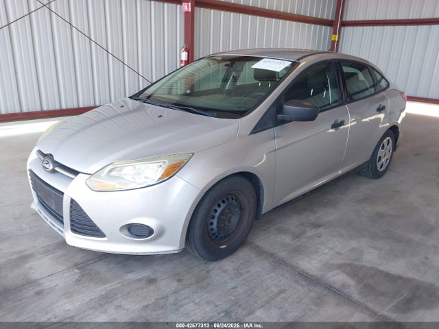 Ford 2014 2014 1FADP3E24EL421384 Image 2