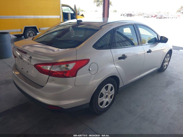 Ford 2014 2014 1FADP3E24EL421384 Image 4