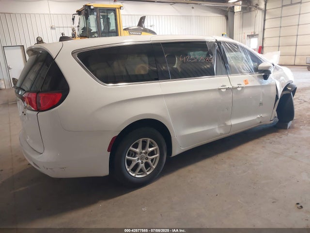 Chrysler Voyager 2022 2C4RC1CG3NR103410 Image 4