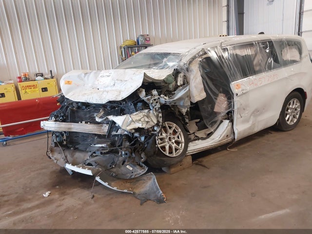 Chrysler Voyager 2022 2C4RC1CG3NR103410 Image 6