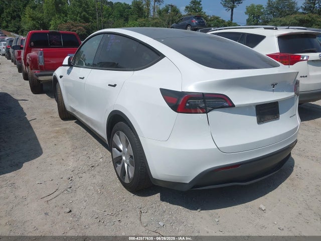 2024 TESLA MODEL Y 7SAYGDEEXRA279577 Photo 2