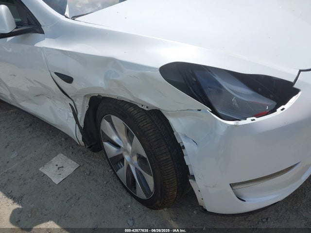 2024 TESLA MODEL Y 7SAYGDEEXRA279577 Photo 5