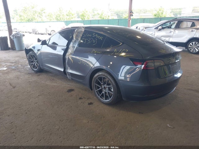 2022 TESLA MODEL 3 5YJ3E1EB0NF241998 Photo 2