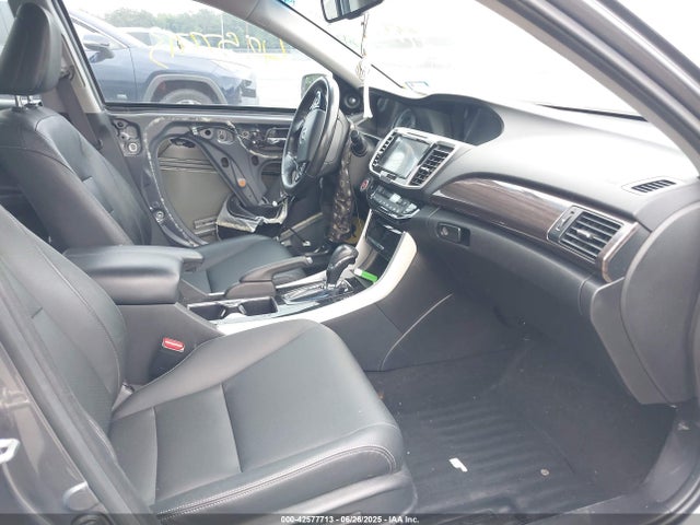 1HGCR2F85HA210614 Honda k24w1