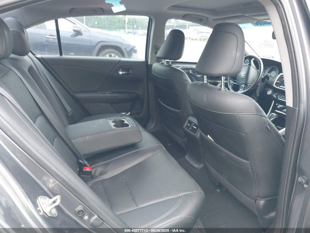 1HGCR2F85HA210614 Honda k24w1