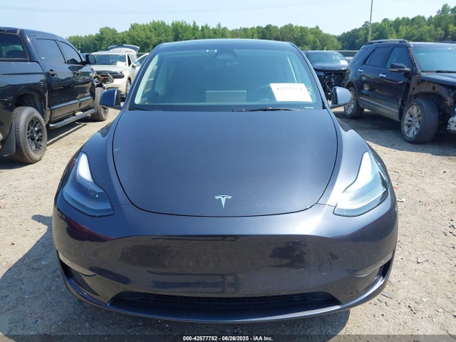 Tesla Model Y 2024 7SAYGDEE3RA336167 Image 13
