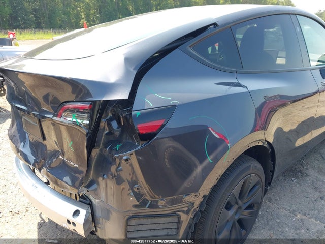 Tesla Model Y 2024 7SAYGDEE3RA336167 Image 20