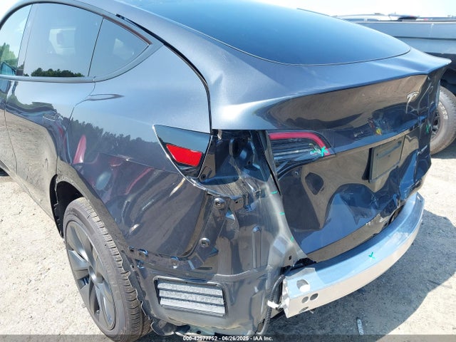 Tesla Model Y 2024 7SAYGDEE3RA336167 Image 22