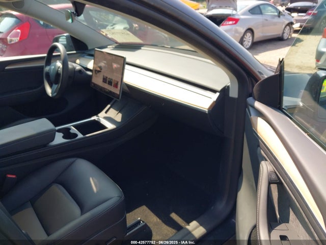 2024 TESLA MODEL Y 7SAYGDEE3RA336167 Photo 4
