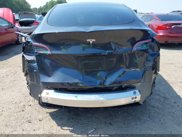 2024 TESLA MODEL Y 7SAYGDEE3RA336167 Photo 5