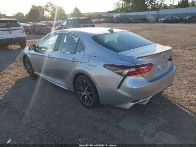 2021 TOYOTA CAMRY 4T1G11AK8MU455884 Photo 2
