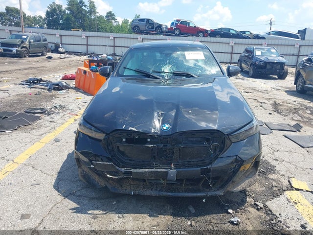 WBY13HG07SCT62813 BMW i5