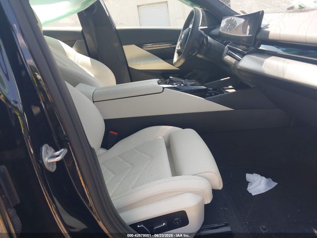 WBY13HG07SCT62813 BMW i5