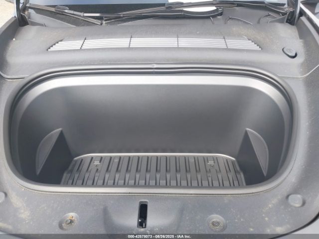 2025 TESLA MODEL Y 7SAYGDEE1SA369027 Photo 9