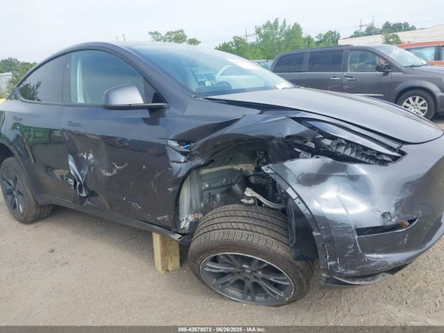 2025 TESLA MODEL Y 7SAYGDEE1SA369027 Photo 5