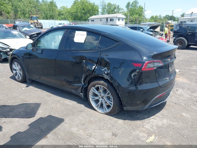 2023 TESLA MODEL Y 7SAYGDEE5PA140910 Photo 2
