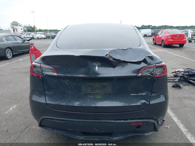 2025 TESLA MODEL Y 7SAYGAEE8SF241546 Photo 5