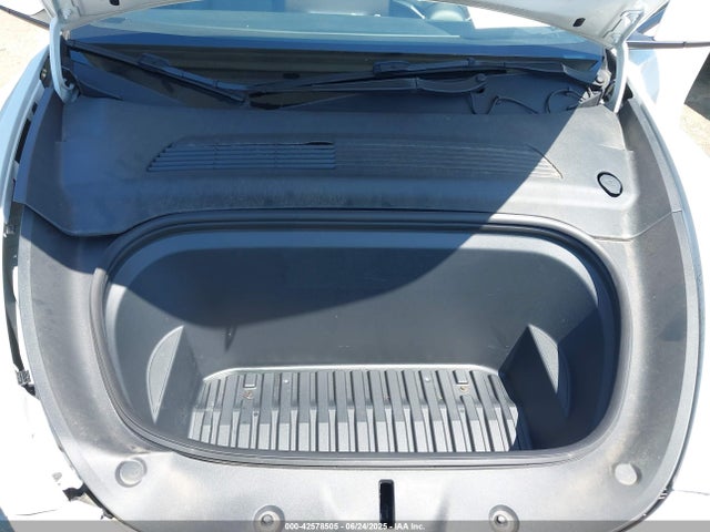 5YJYGDEE9MF184386 Tesla Model Y