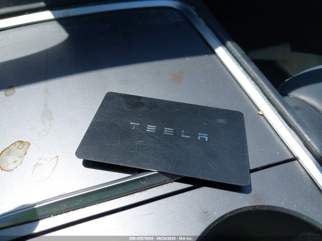 5YJYGDEE9MF184386 Tesla Model Y