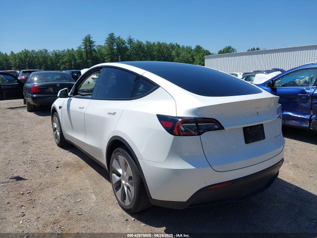 5YJYGDEE9MF184386 Tesla Model Y