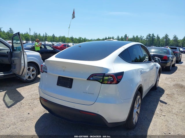 5YJYGDEE9MF184386 Tesla Model Y