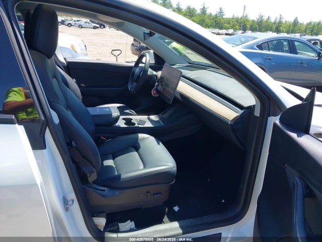 5YJYGDEE9MF184386 Tesla Model Y