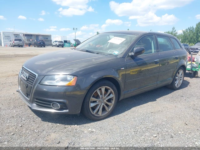 2011 AUDI A3 WAUDFAFM3BA096829 Photo 1