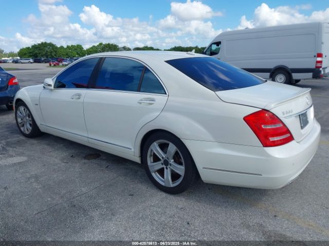 2010 MERCEDES-BENZ S 550 WDDNG7BB6AA333698 Photo 2