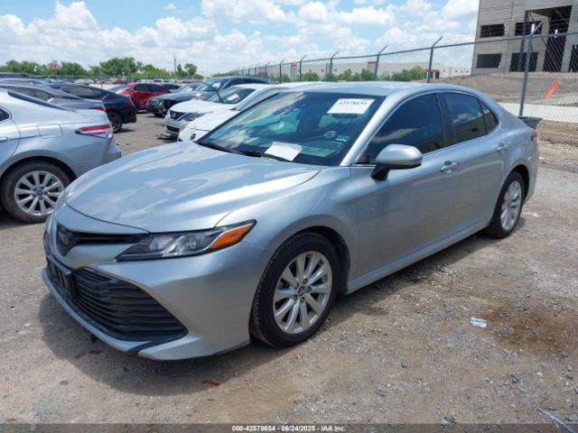 2018 TOYOTA CAMRY 4T1B11HK0JU620631 Photo 1