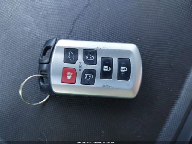 2019 TOYOTA SIENNA 5TDYZ3DCXKS004233 Photo 10