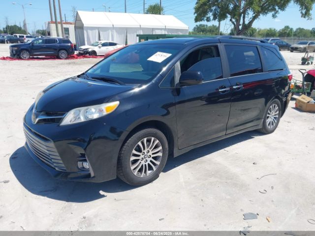 2019 TOYOTA SIENNA 5TDYZ3DCXKS004233 Photo 1