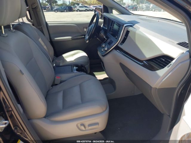 2019 TOYOTA SIENNA 5TDYZ3DCXKS004233 Photo 4