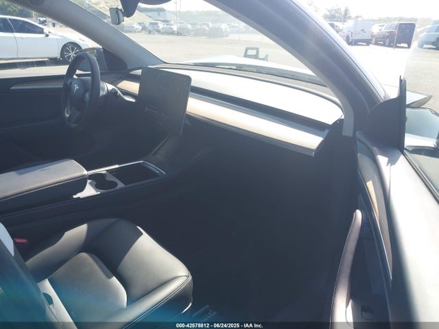 2023 TESLA MODEL Y 7SAYGDEEXPA208408 Photo 4