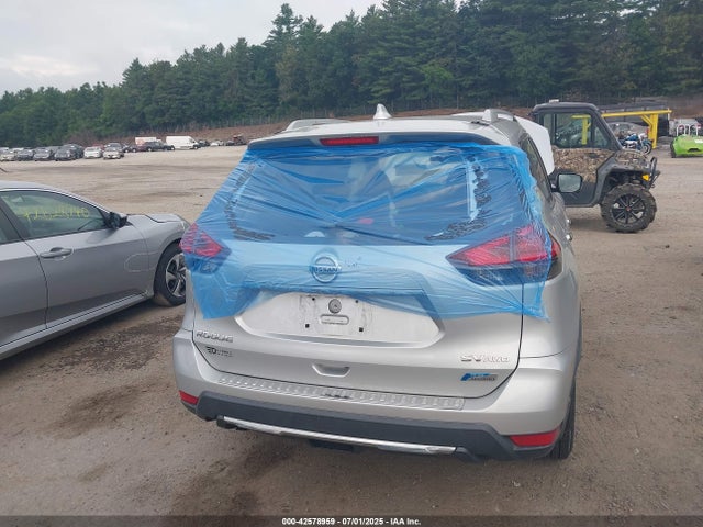 5N1ET2MVXHC828724 Nissan 2017