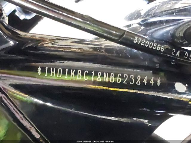 2022 HARLEY-DAVIDSON FLHX 1HD1KBC18NB623844 Photo 9