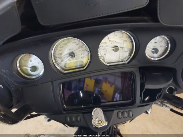 2022 HARLEY-DAVIDSON FLHX 1HD1KBC18NB623844 Photo 6