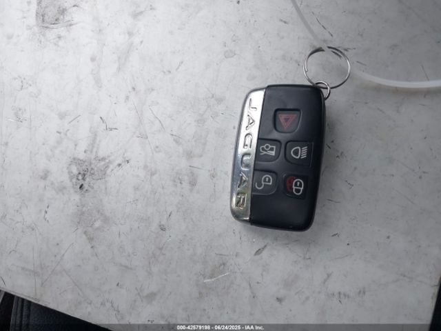 2017 JAGUAR XE SAJAR4BG4HA976298 Photo 10