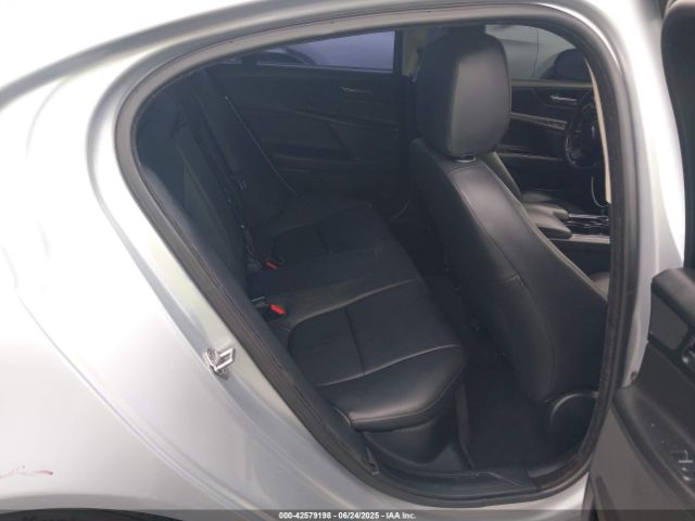 2017 JAGUAR XE SAJAR4BG4HA976298 Photo 7