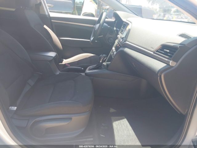 2020 HYUNDAI ELANTRA 5NPD84LF2LH567836 Photo 4