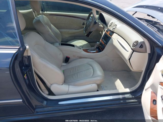 2008 MERCEDES-BENZ CLK 550 WDBTJ72H68F253384 Photo 4